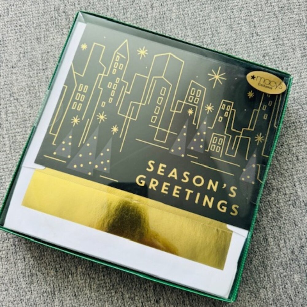 Holiday Collection / 16 Greeting Cards with 16 Envelopes - All One Design